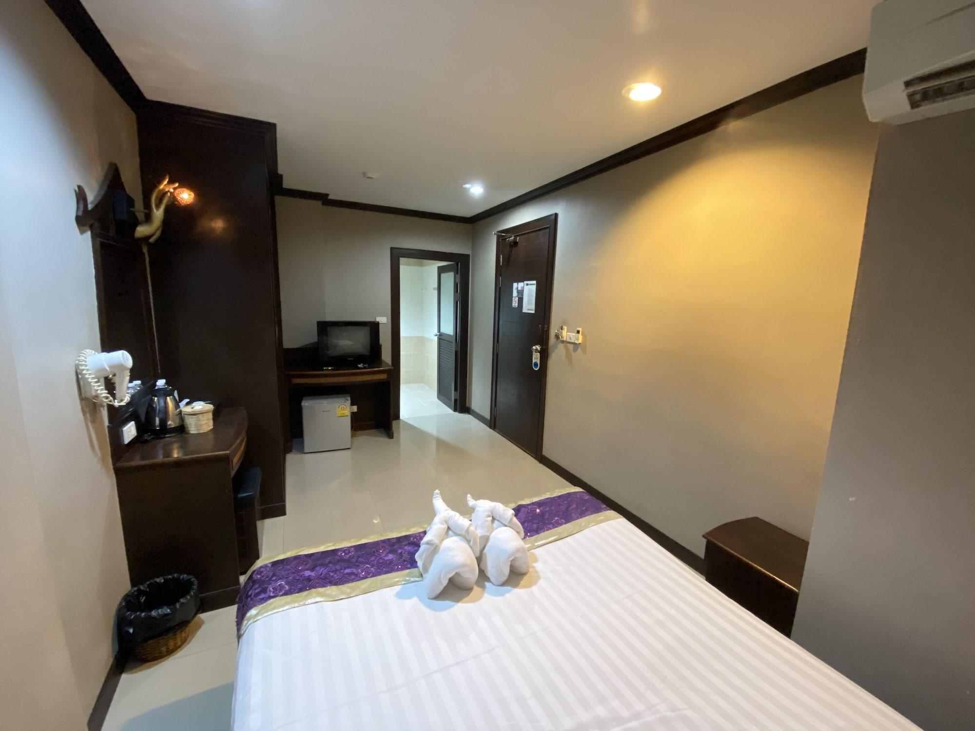 Lemongrass Hotel Patong Luaran gambar