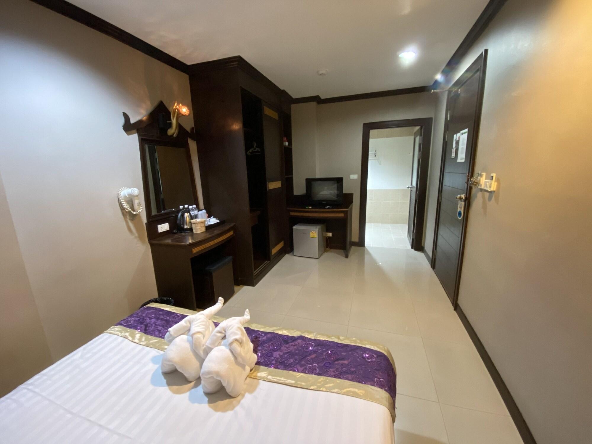 Lemongrass Hotel Patong Luaran gambar